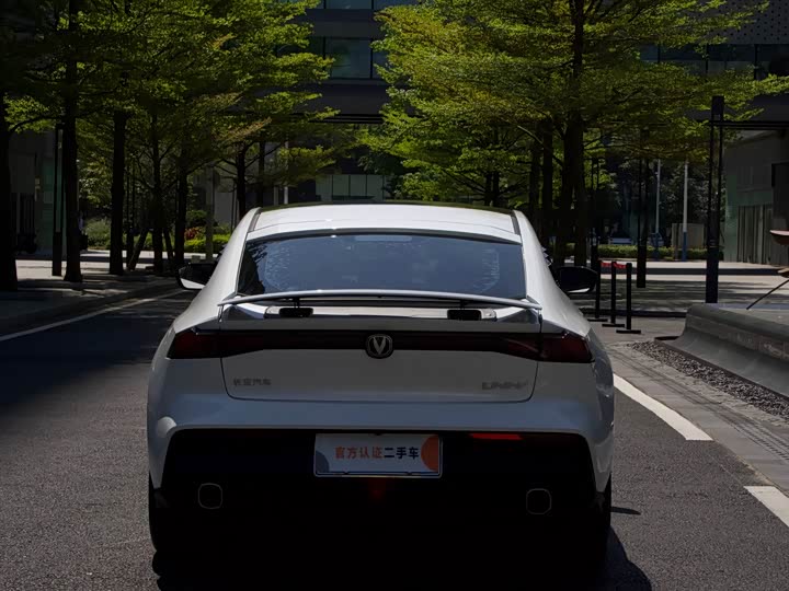 Changan UNI-V 2023 1.5 T Premium — фото 6