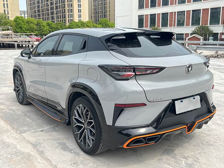 Changan UNI-T 2023 1.5 T Premium — фото 4