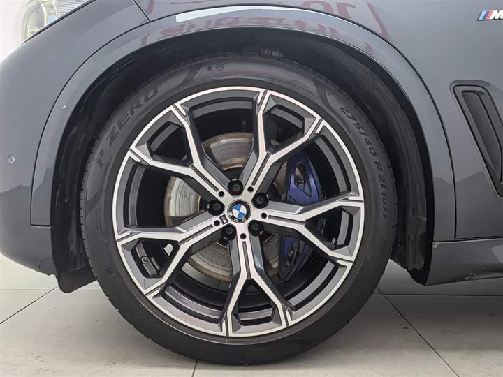 BMW X5 2019 x Drive 40i M — фото 17