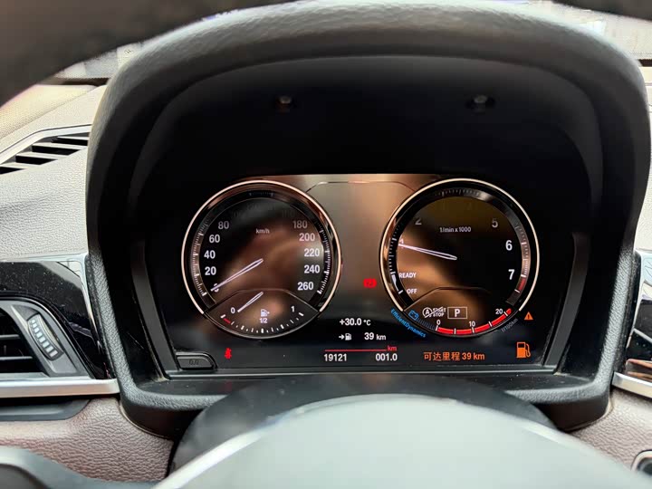BMW X1 sDrive20Li стиль — фото 8