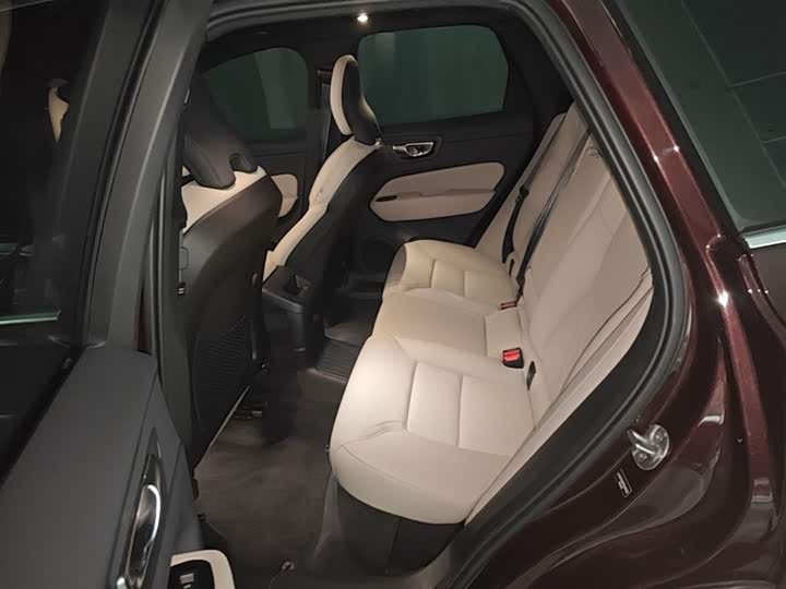 Volvo XC60 Hybrid 2026 Hybrid 4 WD — фото 17