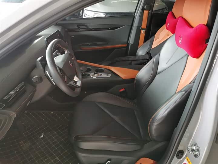 Changan UNI-V 2022 1.5 T — фото 11