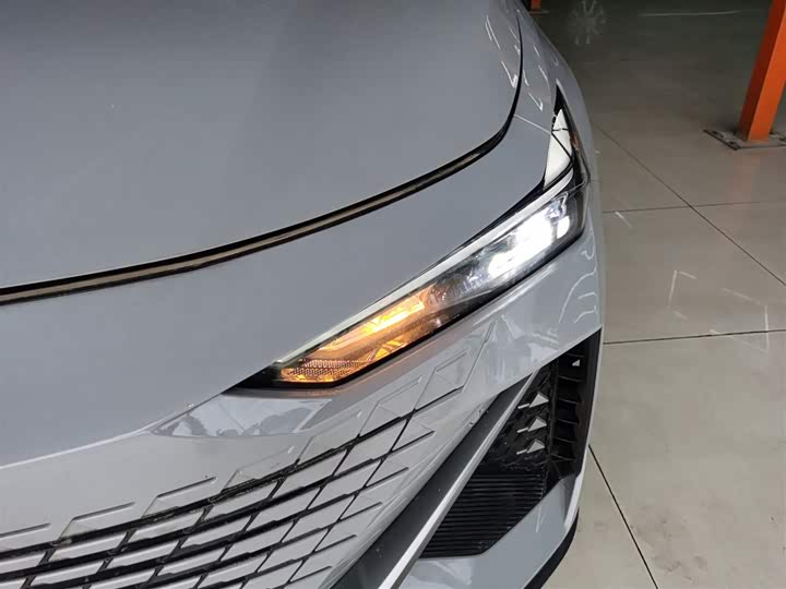 Changan UNI-V 2022 1.5 T — фото 18