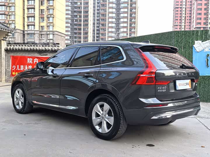 Volvo XC60 2022 B 5 4 WD — фото 13