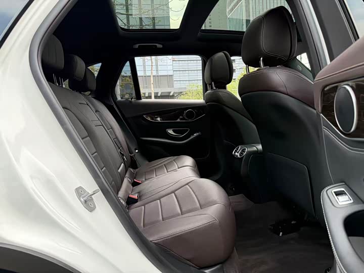 Mercedes-Benz GLC 2018 GLC 260 4 MATIC Luxury — фото 15
