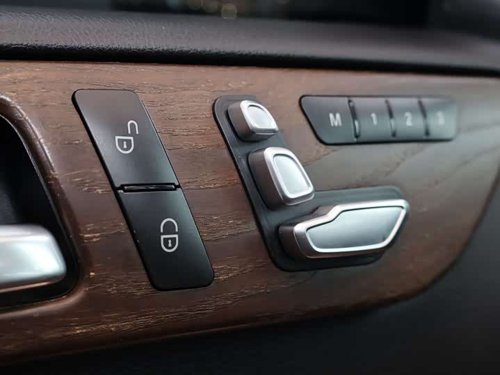 Mercedes-Benz GLS 2016 GLS 500 4 MATIC — фото 13