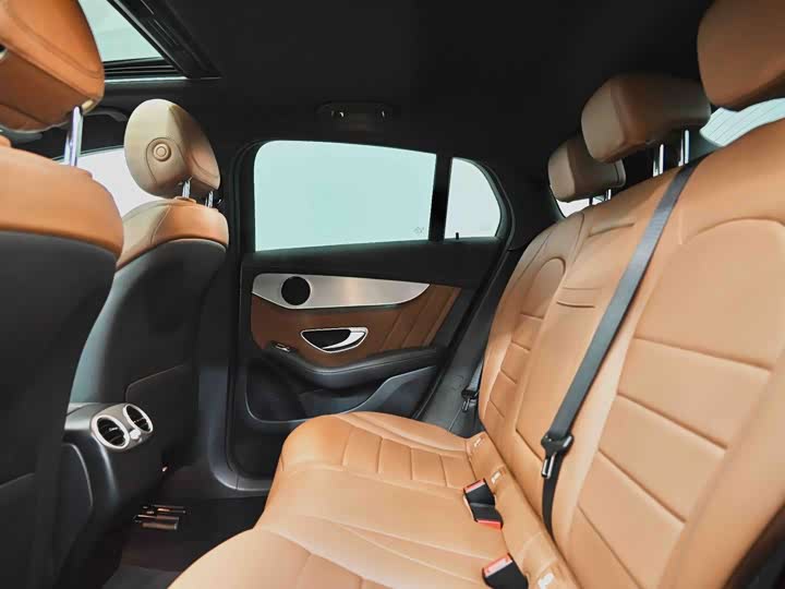 Mercedes-Benz GLC 2023 GLC 260 4 MATIC SUV — фото 22