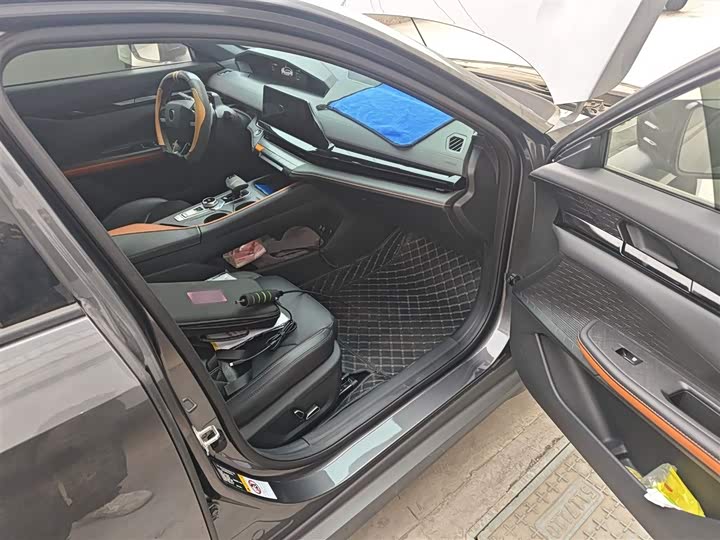Changan UNI-V 2022 1.5 T Premium — фото 19