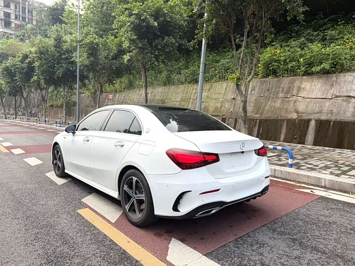Mercedes-Benz A-Class 2023 A 200 L — фото 13