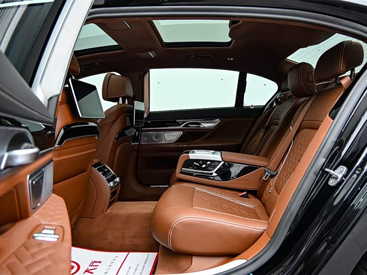 BMW 7-Series 2019 740 Li x Drive M — фото 12