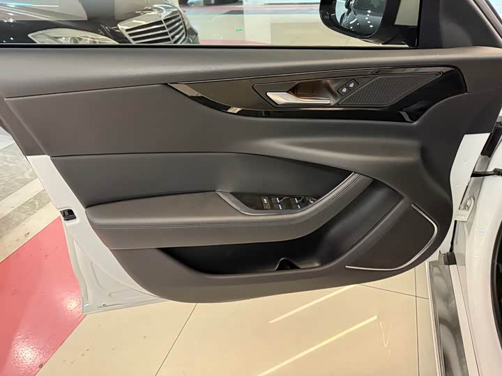 Jaguar XEL 2020 2.0 T 200 PS R-DYNAMIC — фото 6