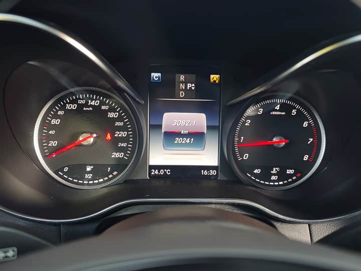 Mercedes-Benz GLC 2017 GLC 200 4 MATIC SUV — фото 12
