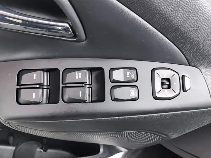 BAIC Hyundaiix 2015 2.0 L AT 2 WD V — фото 9