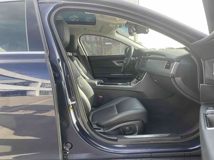 Jaguar XFL 2020 XFL 2.0 T P 250 4 WD — фото 13