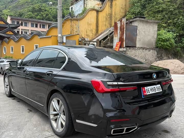 BMW 7-Series 2016 730 Li Leading — фото 8
