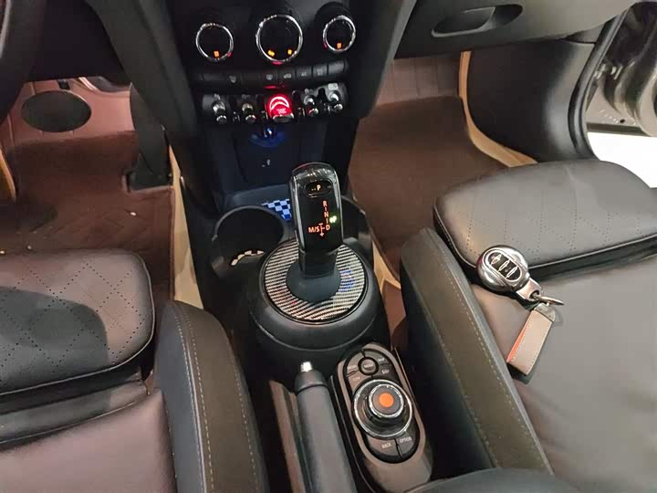 MINI Hatch — фото 14
