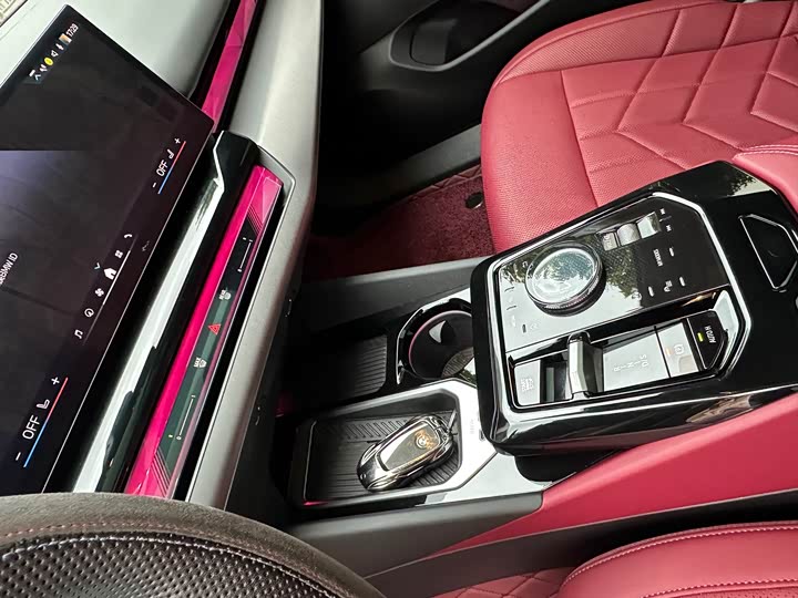 BMW 5-Series 2024 530 Li Leading M — фото 13