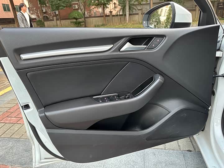 Audi A3 2015 Limousine 35 TFSI MT — фото 13
