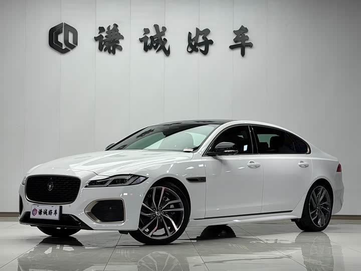 Jaguar XFL 2024 2.0 T P 300 4 WD — фото 1