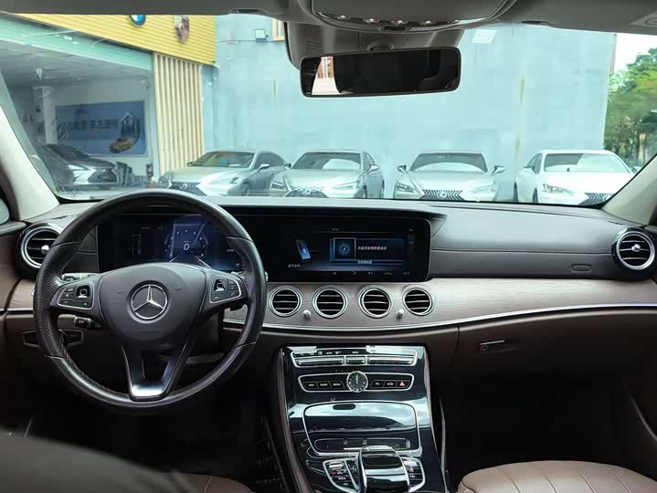 Mercedes-Benz E-Class E 320 L 4MATIC — фото 7