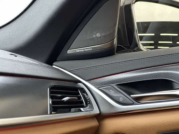 BMW 5 Series — фото 10