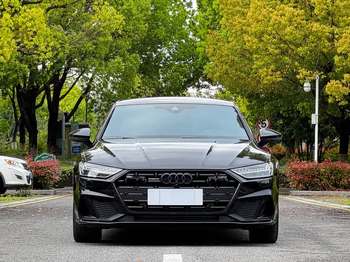 Audi A7L 2023 55 TFSI quattro S-line — фото 2