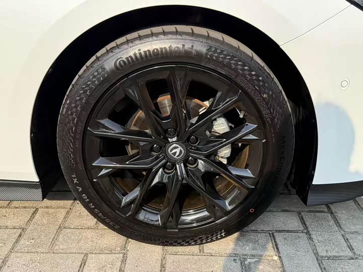 Changan UNI-V 2024 1.5 T — фото 28