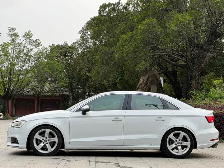 Audi A3 2019 Limousine 35 TFSI VI — фото 4