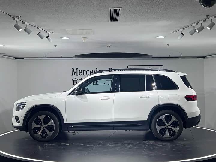Mercedes-Benz GLB 2023 GLB 220 4 MATIC — фото 2