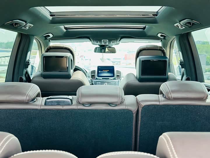 Mercedes-Benz GLS 2016 AMG GLS 63 4 MATIC — фото 32