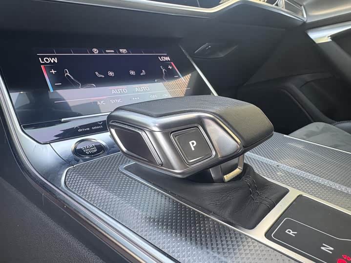 Audi A6L 2024 45 TFSI — фото 18