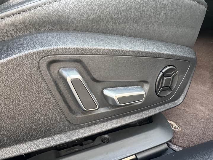 Audi A6L 2023 55 TFSI quattro — фото 32