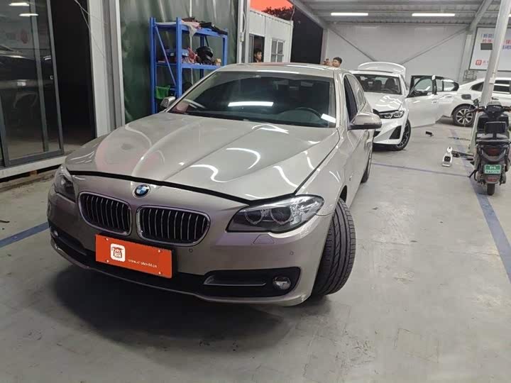 BMW 5-Series 2017 520 Li