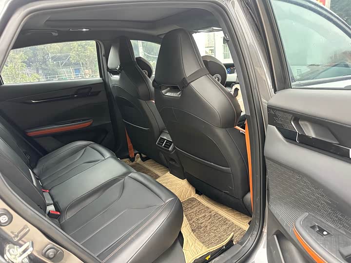 Changan UNI-V 2023 1.5 T Premium — фото 12