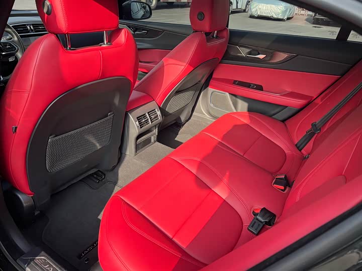 Jaguar XEL 2024 2.0 T 250 PS R-DYNAMIC S — фото 12