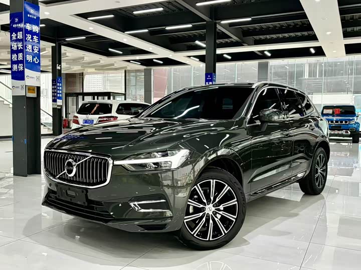 Volvo XC60 2021 T 5 4 WD — фото 1
