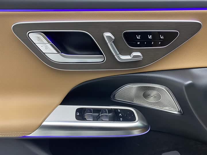 Mercedes-Benz E-Class 2026 E 300 L Luxury — фото 27