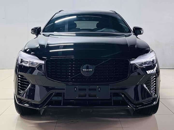 Volvo XC60 Hybrid 2025 Hybrid 4 WD — фото 2