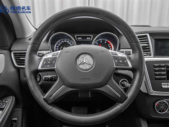 Mercedes-Benz M-Class 2014 ML 320 4 MATIC — фото 17