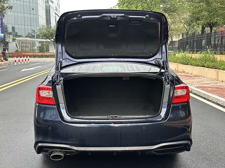 Subaru Legacy — фото 6