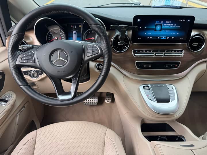 Mercedes-Benz V-Class 2020 V 260 — фото 12