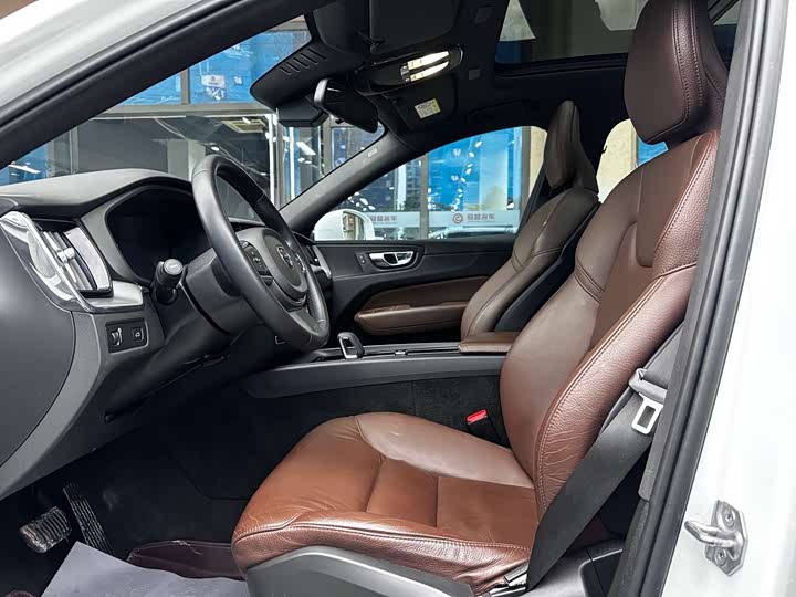 Volvo XC60 2022 B 5 4 WD — фото 12