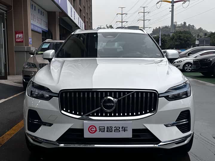 Volvo XC60 2022 B 5 4 WD — фото 1