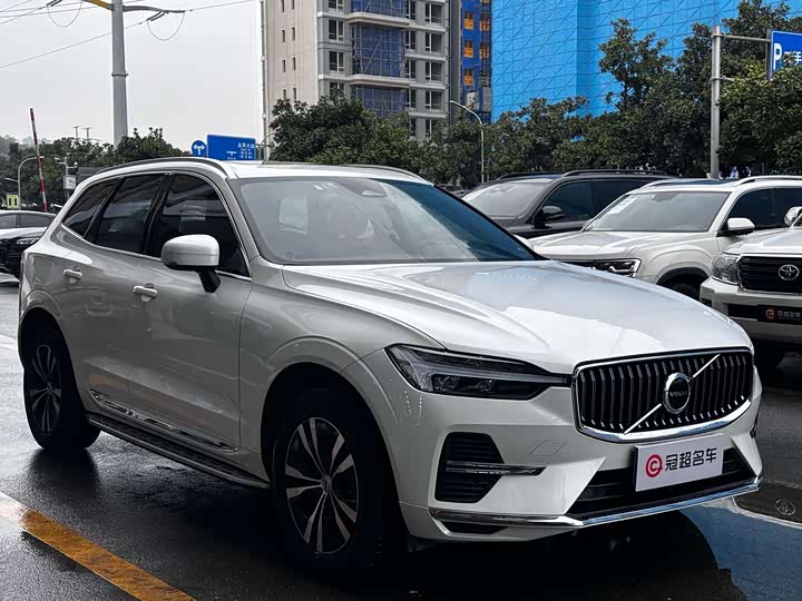 Volvo XC60 2022 B 5 4 WD — фото 3