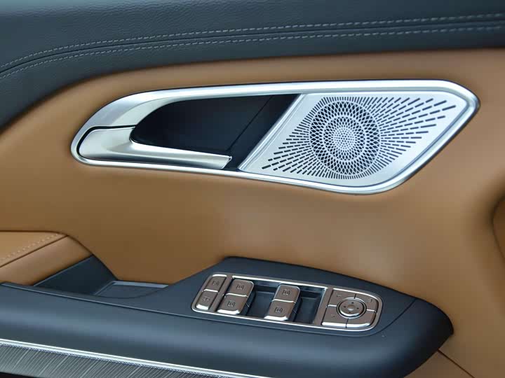 Hongqi HQ9 PHEV 2024 2.0 T 4 WD — фото 10