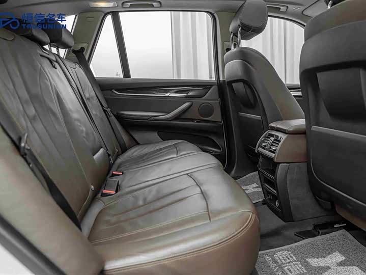 BMW X5 2015 x Drive 28i — фото 16