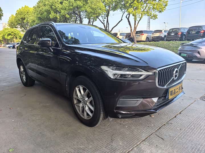 Volvo XC60 2018 T 5 4 WD — фото 2