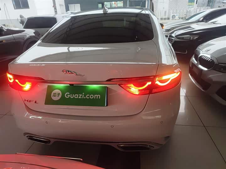 Jaguar XFL 2022 XFL 2.0 T P 200 2 WD — фото 4