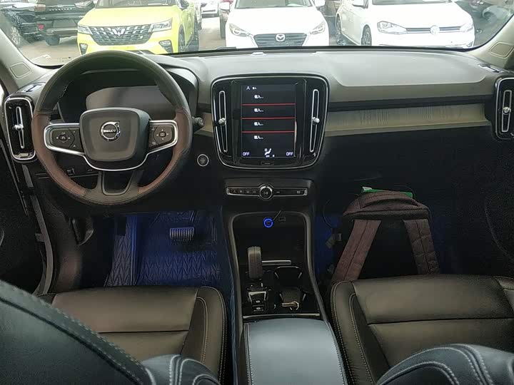 Volvo XC40 2020 T 3 — фото 6