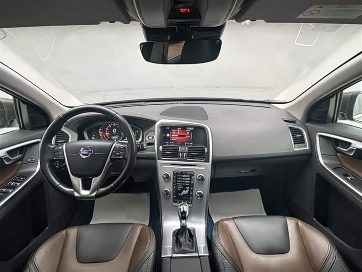 Volvo XC60 2017 T 5 AWD — фото 14